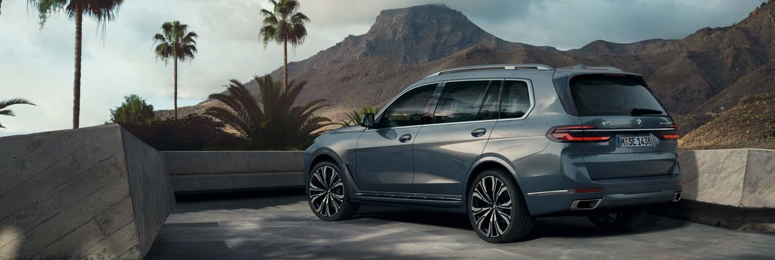 BMW X7 후면 주행